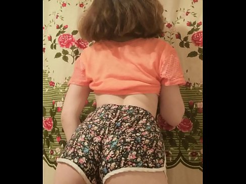 ❤️ Sexy mladá kočka svléká šortky před kamerou. ️ Anal video u cs.cutebento.top ☑
